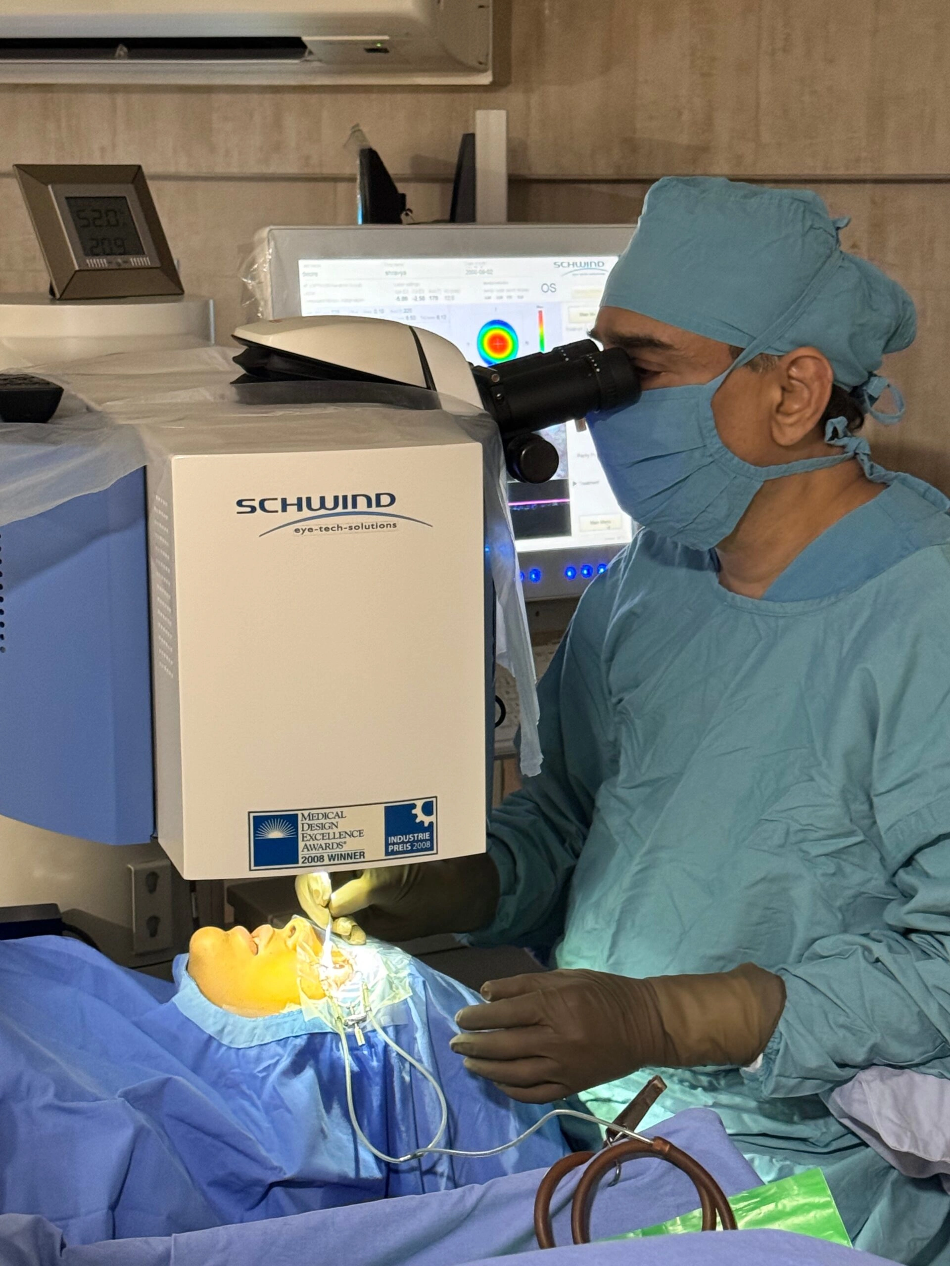 FEMTO Z8 Laser Machine used for advanced bladeless cataract and refractive eye surgery procedures